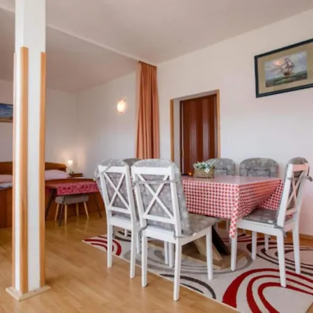 Marjetka Charming - Daisy Apartment Rab Town