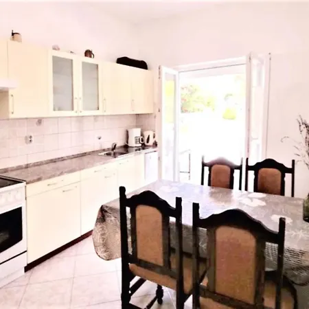 Marjetka Charming - Daisy Apartment Rab Town