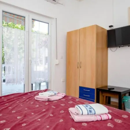 Marjetka Charming - Daisy Apartment Rab Town