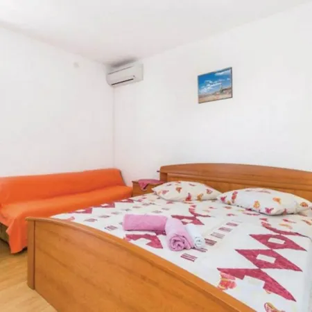 Marjetka Charming - Daisy Apartment Rab Town